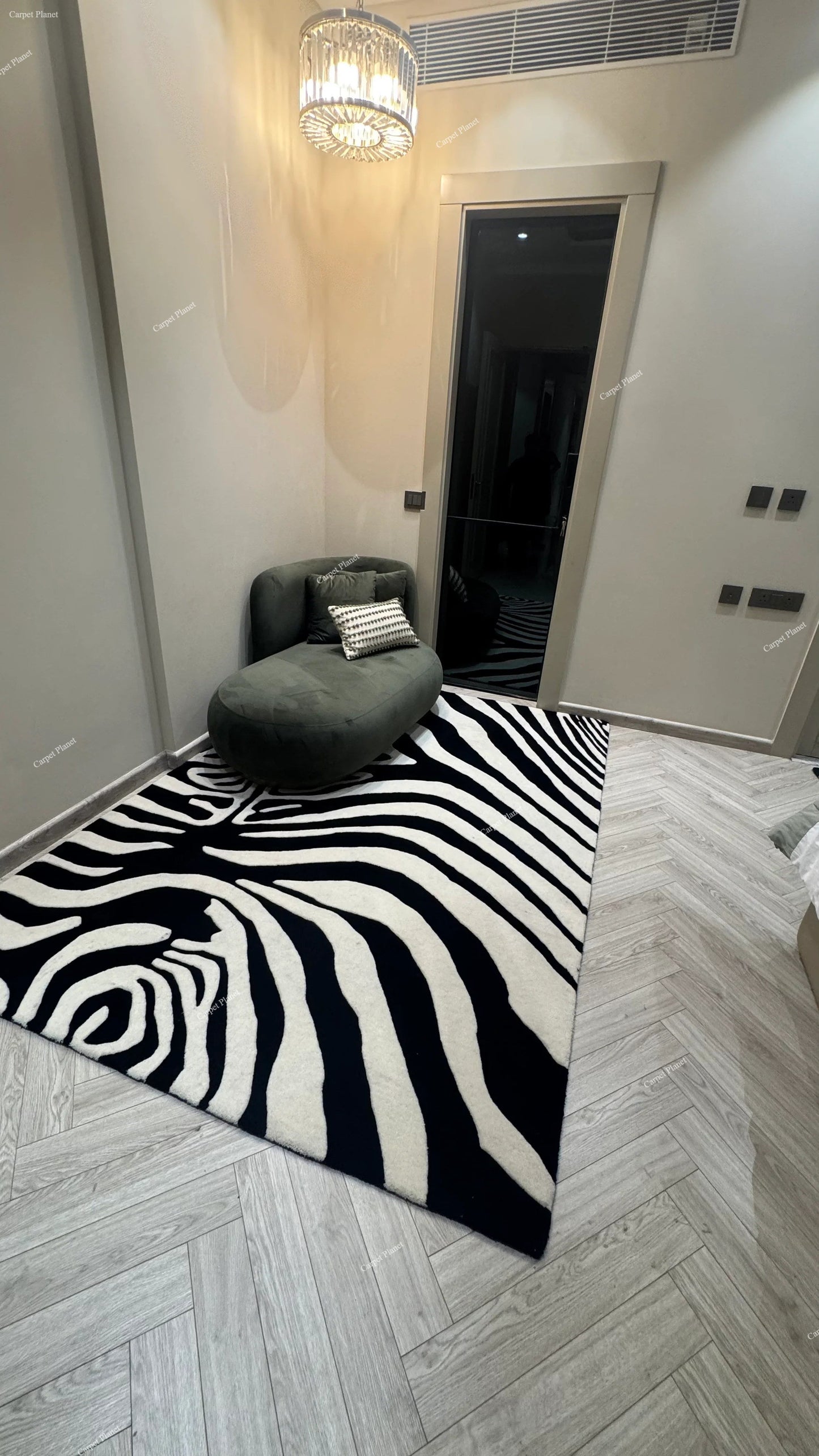 Caravelle Irregular Hand Tufted Carpet