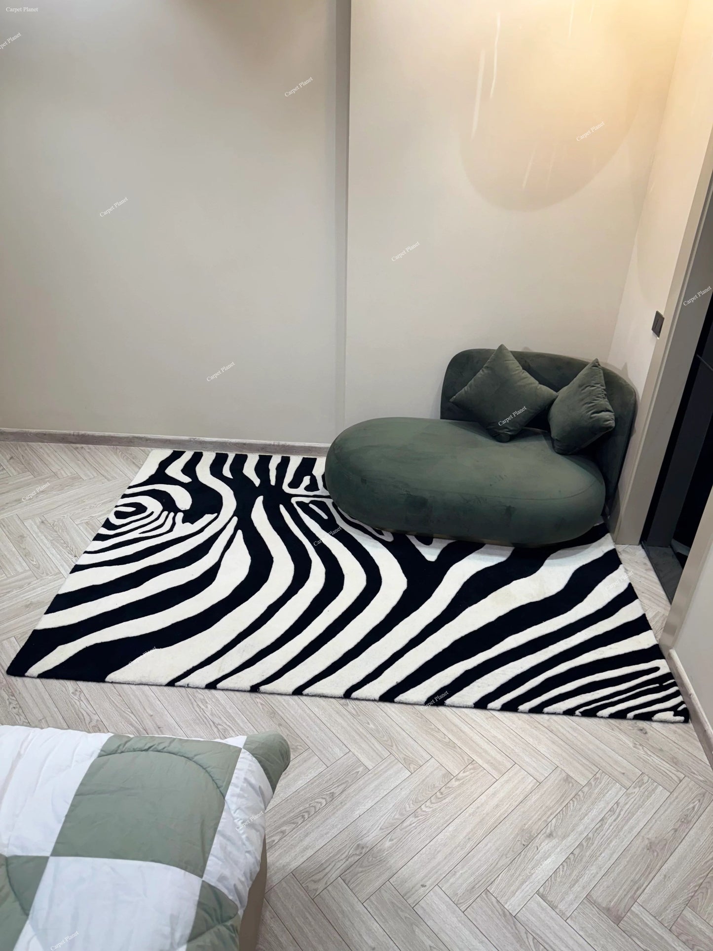 Caravelle Irregular Hand Tufted Carpet