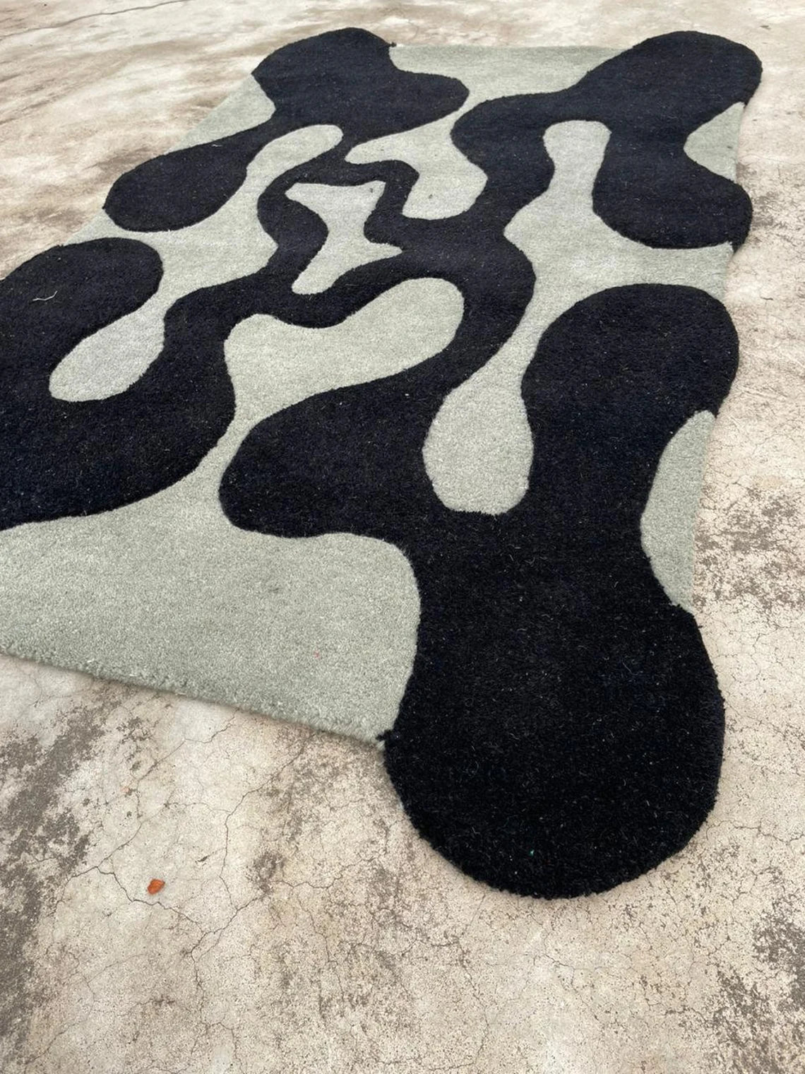 Velisse Irregular Hand Tufted Carpet