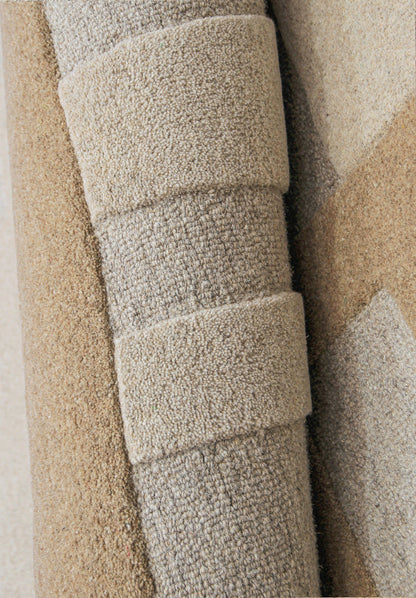 Plushivoa Hand Tufted Carpet & Rug