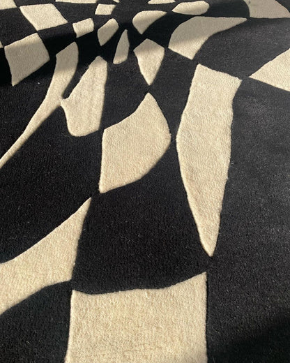 Glinza Irregular Hand Tufted Carpet
