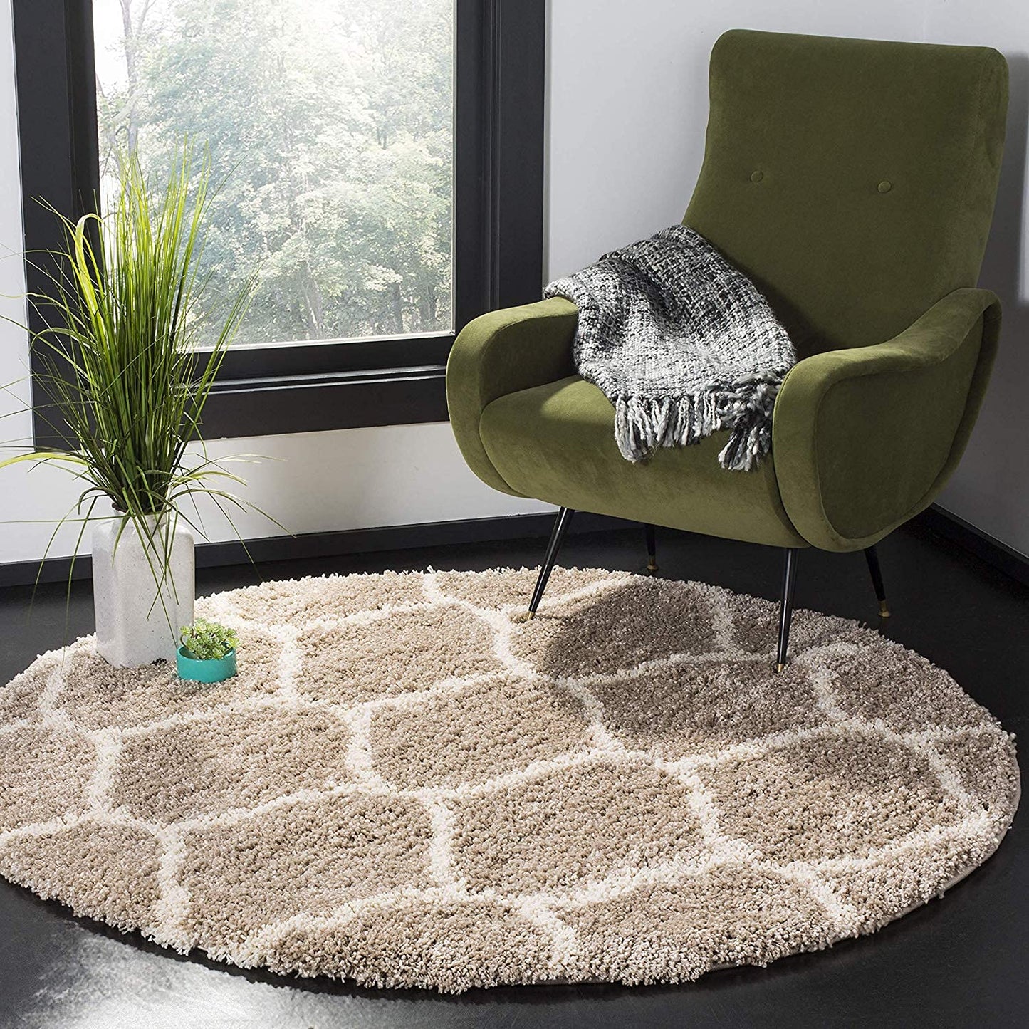 HarmonyHues Round-Saggy for Living Room
