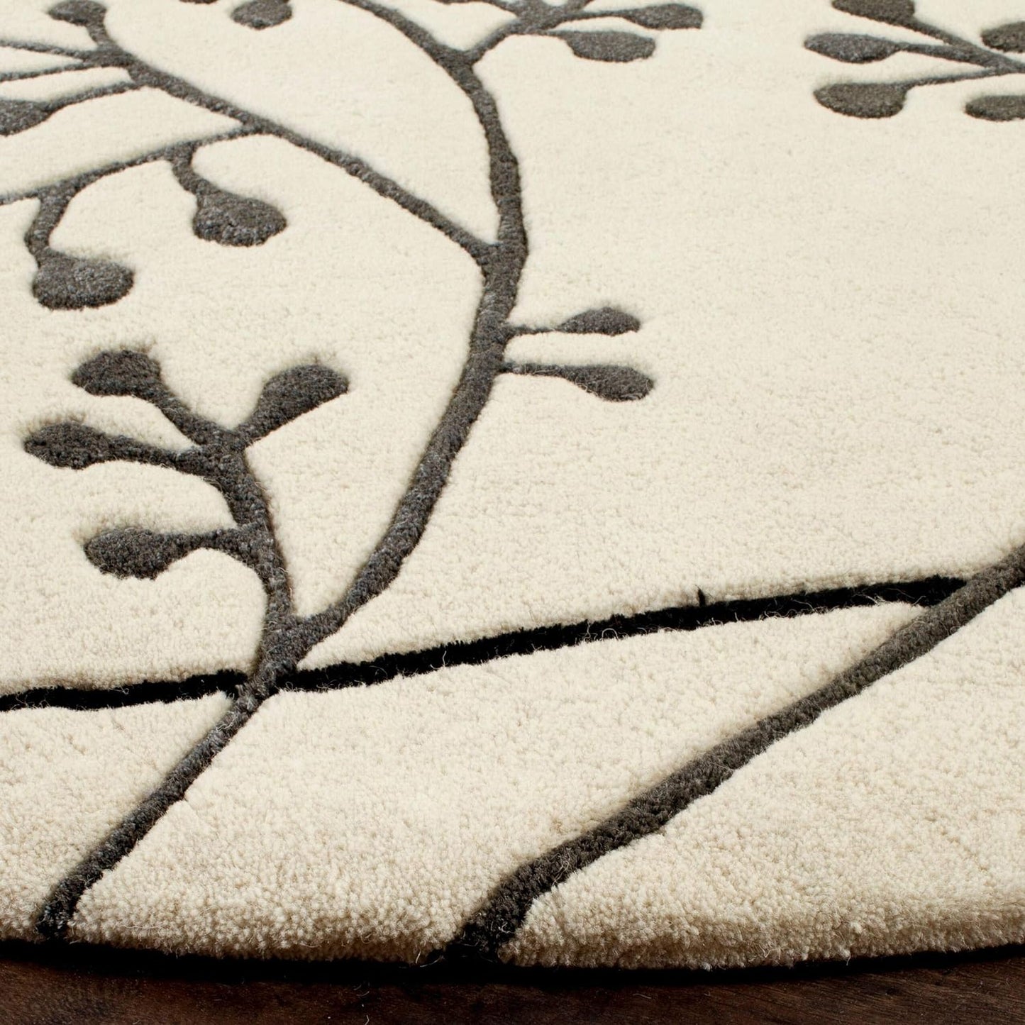 Snuvira Round Tufted Rug